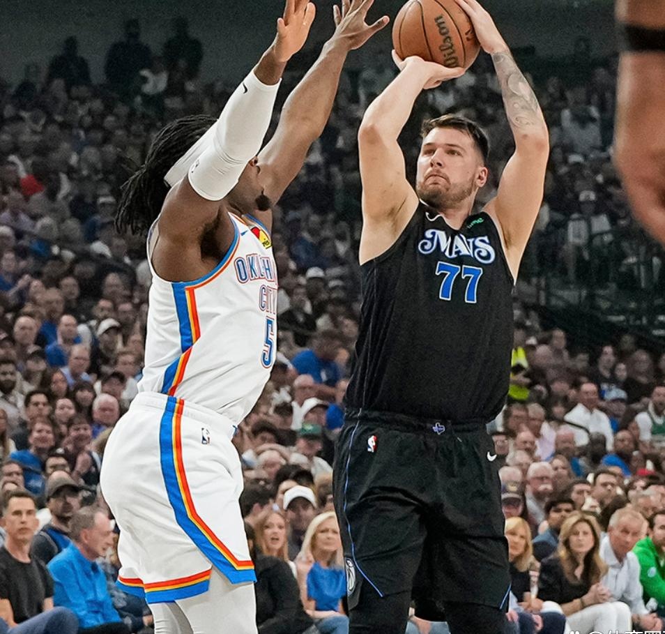 AG官方-篮球比赛中发生令人难以置信的变故