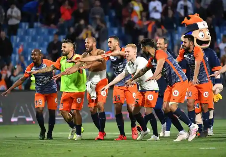 AG电子-关于强强对话的足球赛事掀起球迷狂热的信息